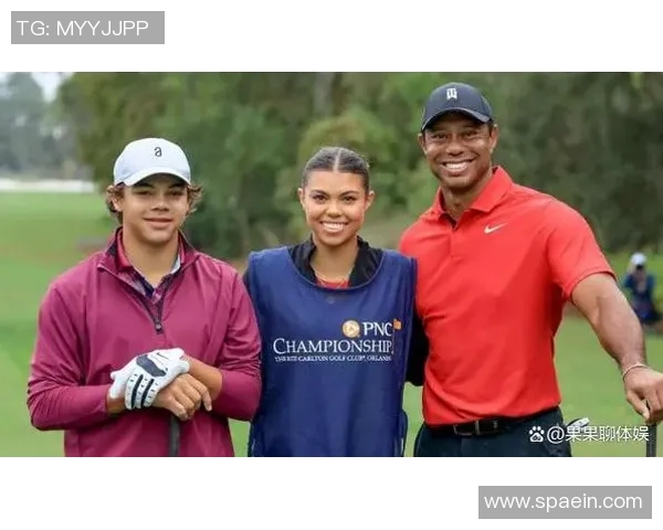 国际足球明星与女友的甜蜜生活揭秘与情感故事分享