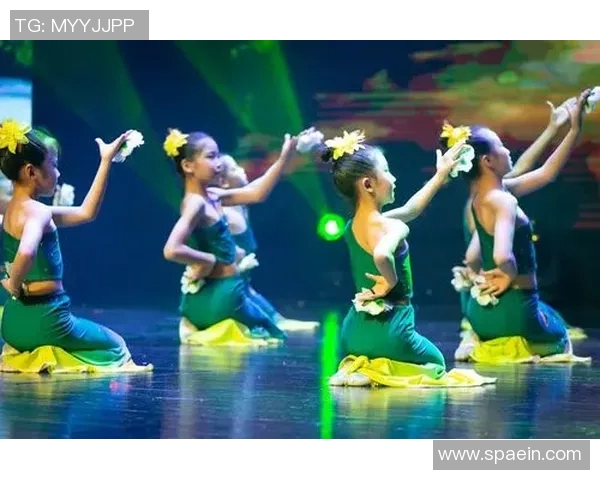 王娜谈足球生涯:从绿茵场到人生舞台的精彩旅程